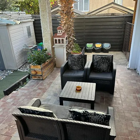 Nikitas Ferienhaus *